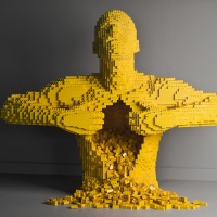 Invasion de Legos avec NATHAN SAWAYA